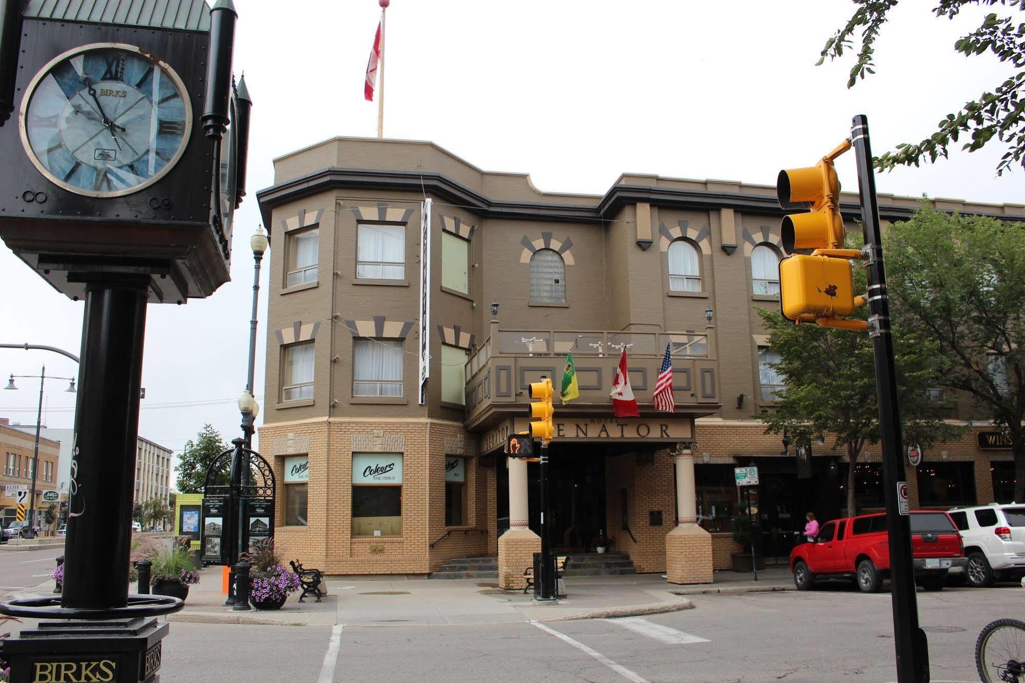 Hotel Senator Saskatoon Exterior photo
